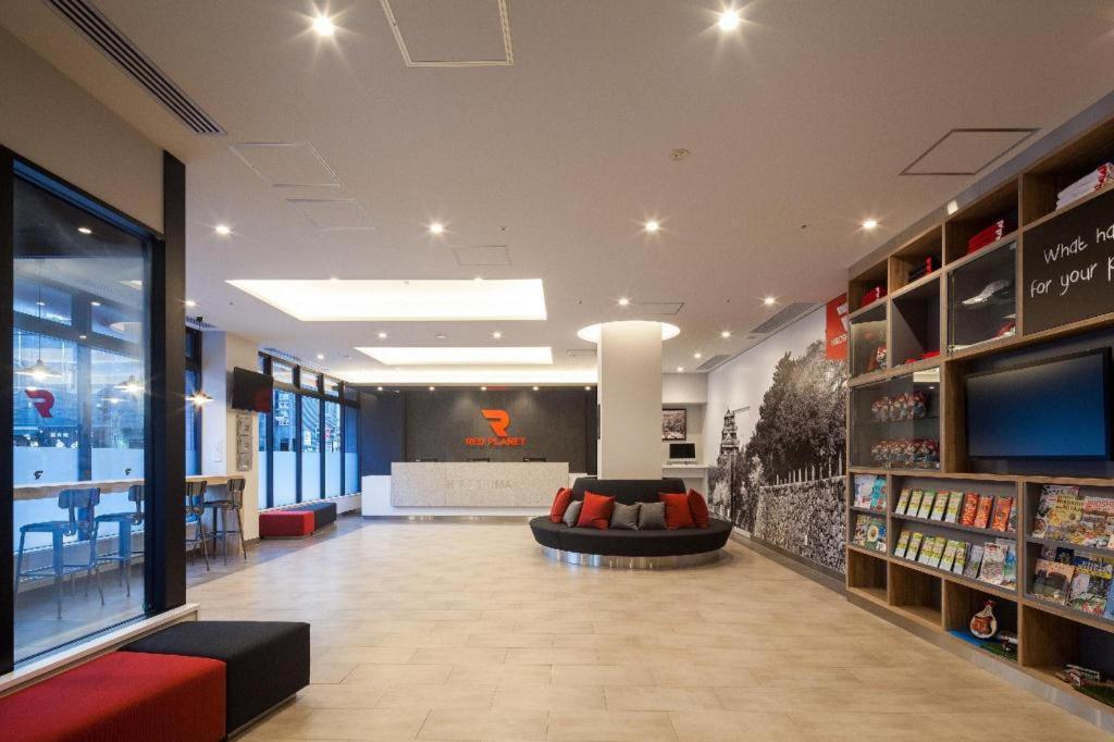 Red Planet Hiroshima Hotel Bagian luar foto